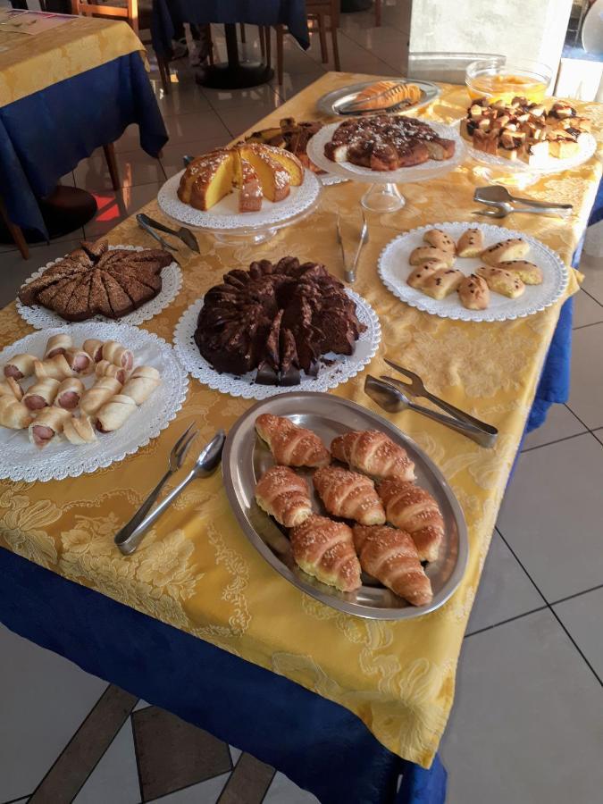 Hotel Massimo Cervia Buitenkant foto
