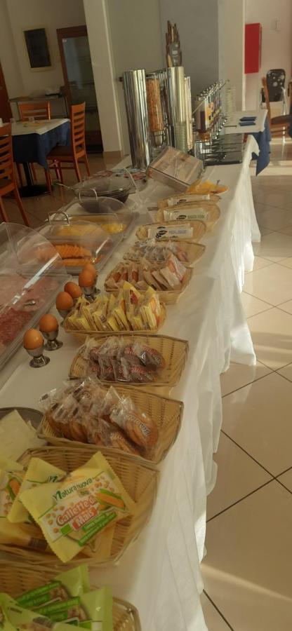 Hotel Massimo Cervia Buitenkant foto