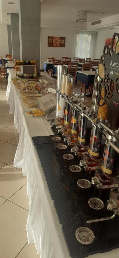 Hotel Massimo Cervia Buitenkant foto