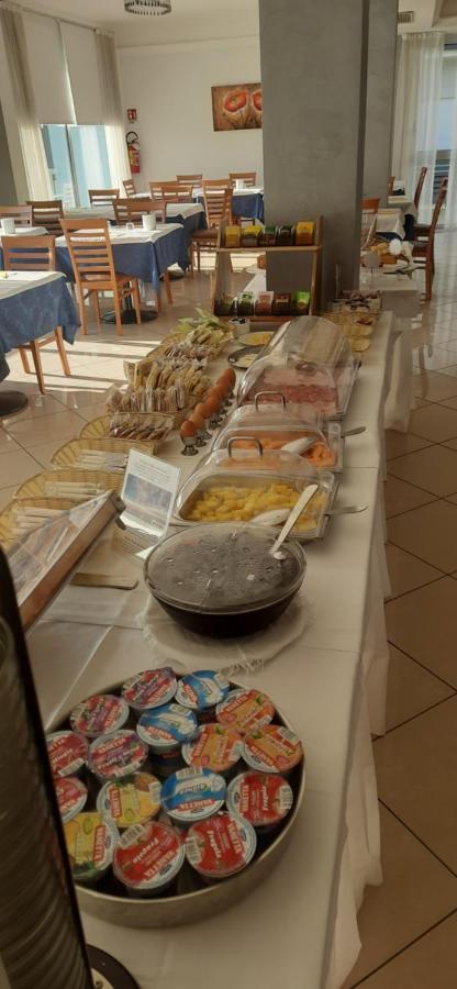 Hotel Massimo Cervia Buitenkant foto