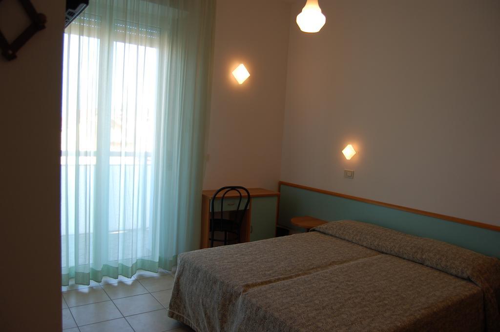 Hotel Massimo Cervia Kamer foto