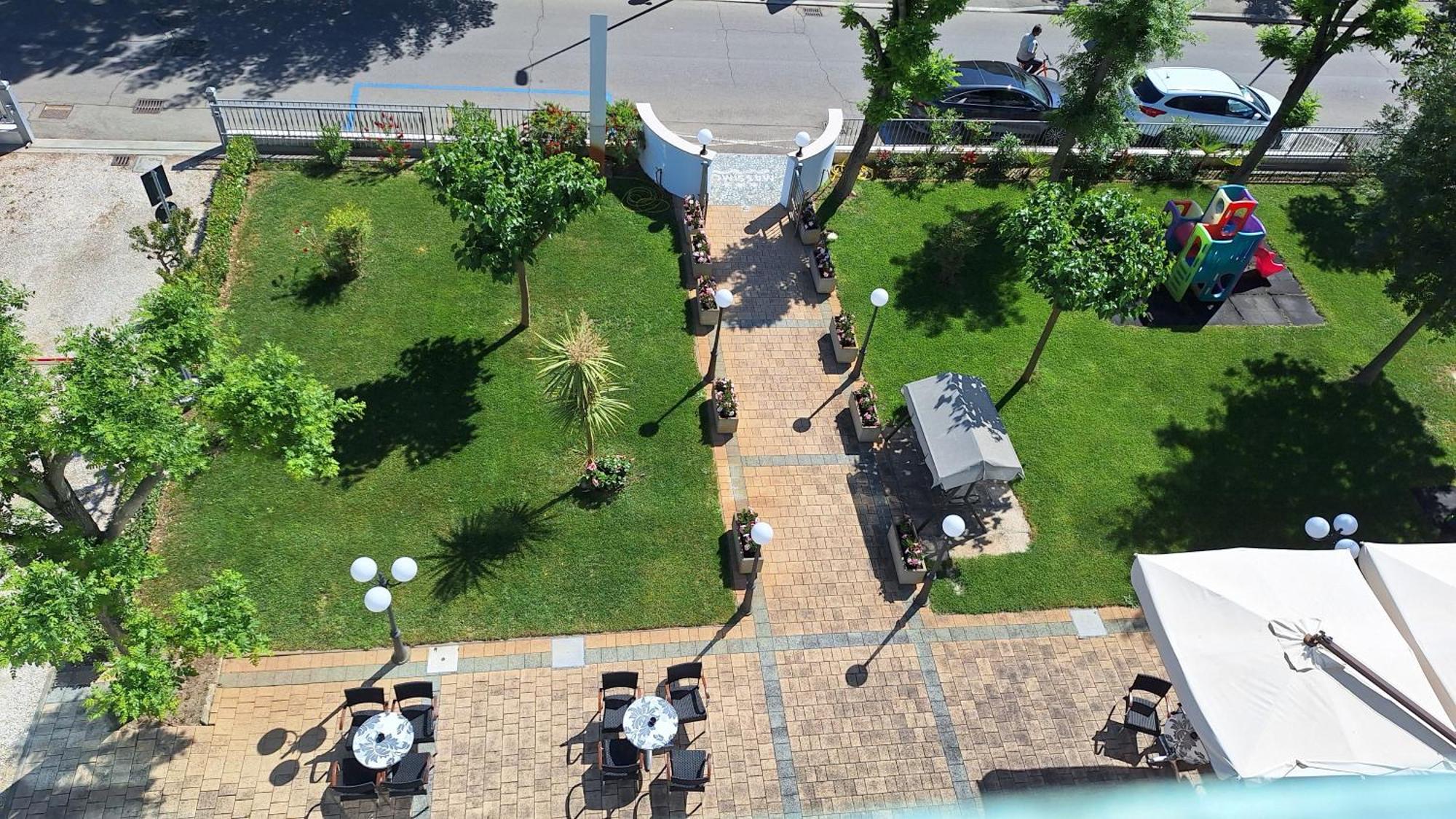 Hotel Massimo Cervia Buitenkant foto