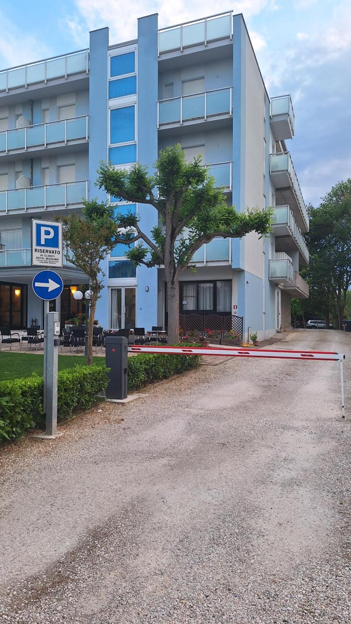 Hotel Massimo Cervia Buitenkant foto
