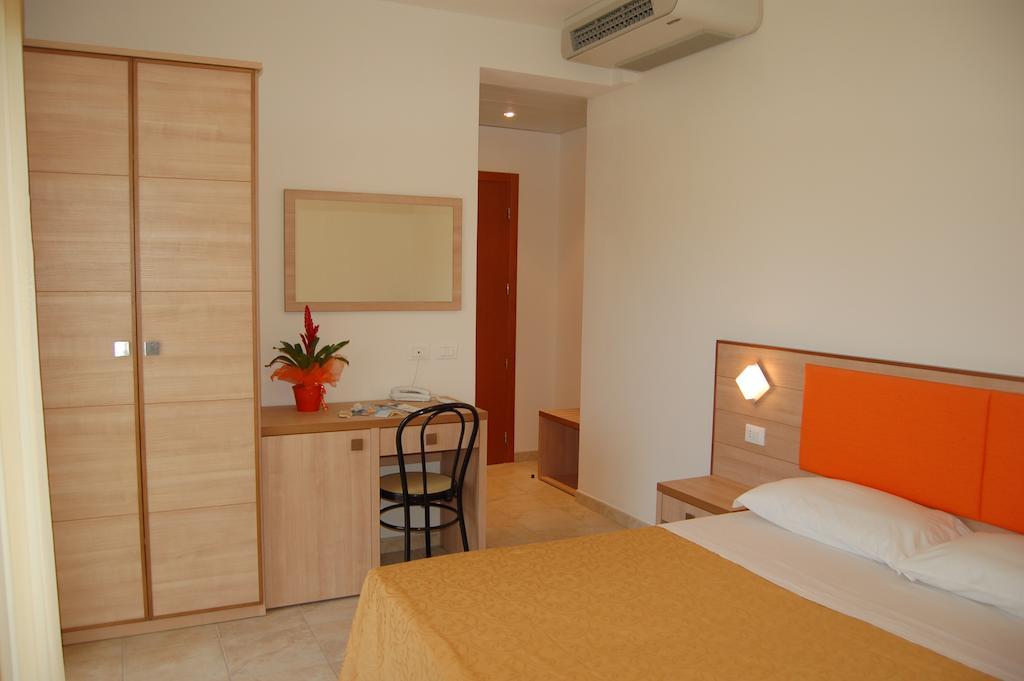 Hotel Massimo Cervia Kamer foto