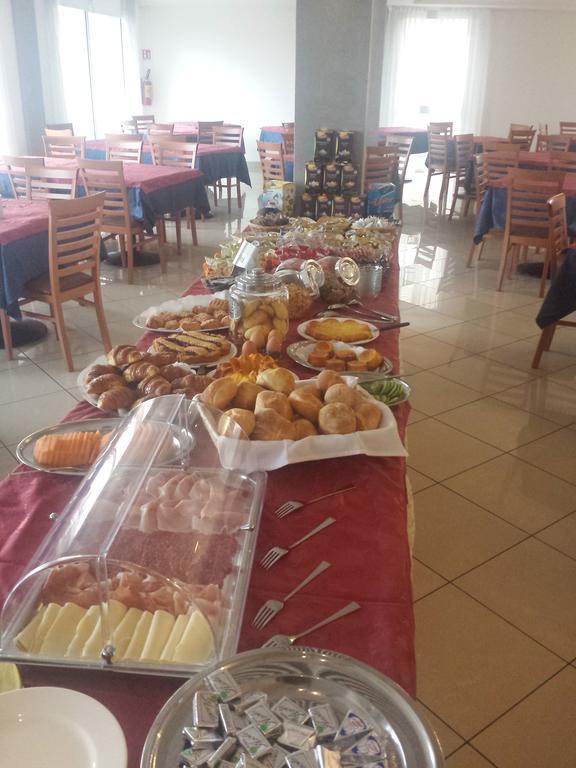 Hotel Massimo Cervia Buitenkant foto
